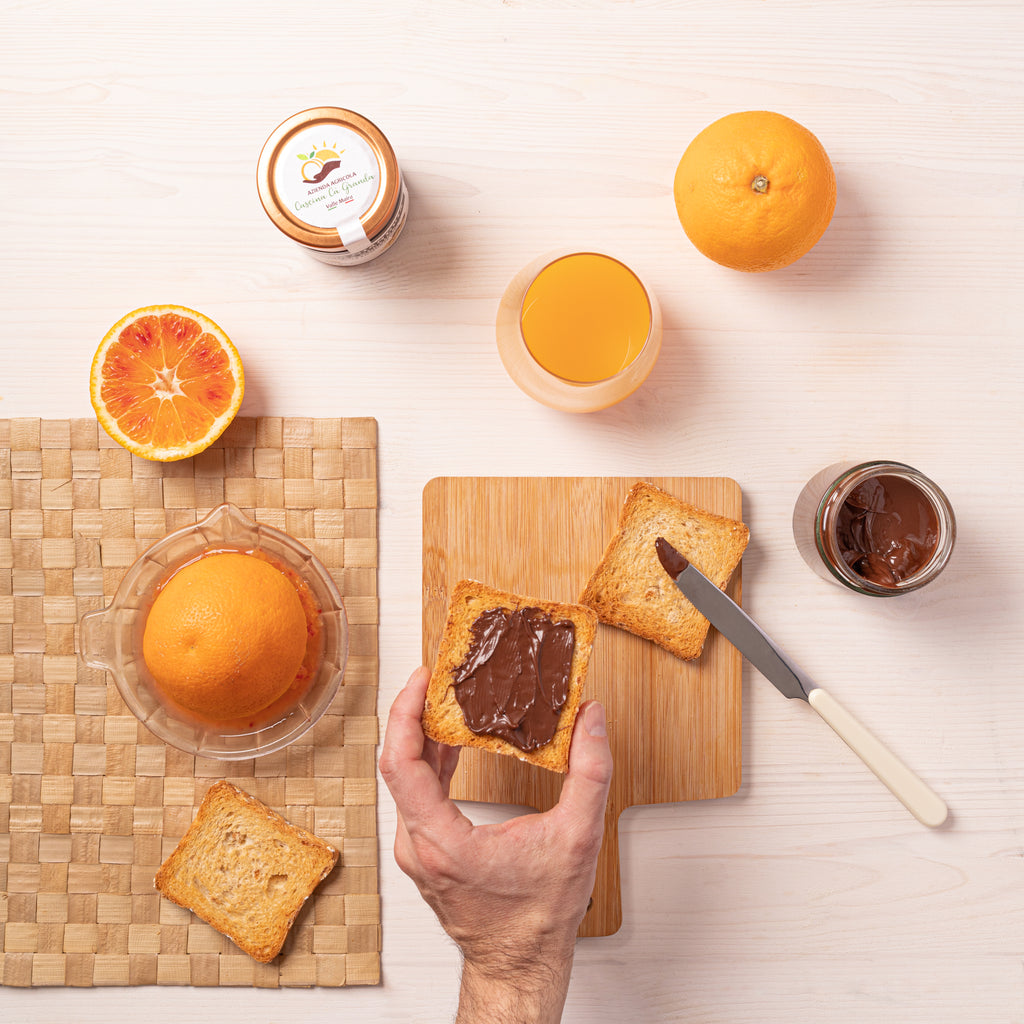 Crema Gianduia spalmabile con il 50% di nocciole di alta qualità. Senza glutine. Un prodotto di eccellenza e buonissimo. Per la prima colazione o a merenda. Top del made in Italy. Da provare! - Azienda agricola Cascina Cà Granda